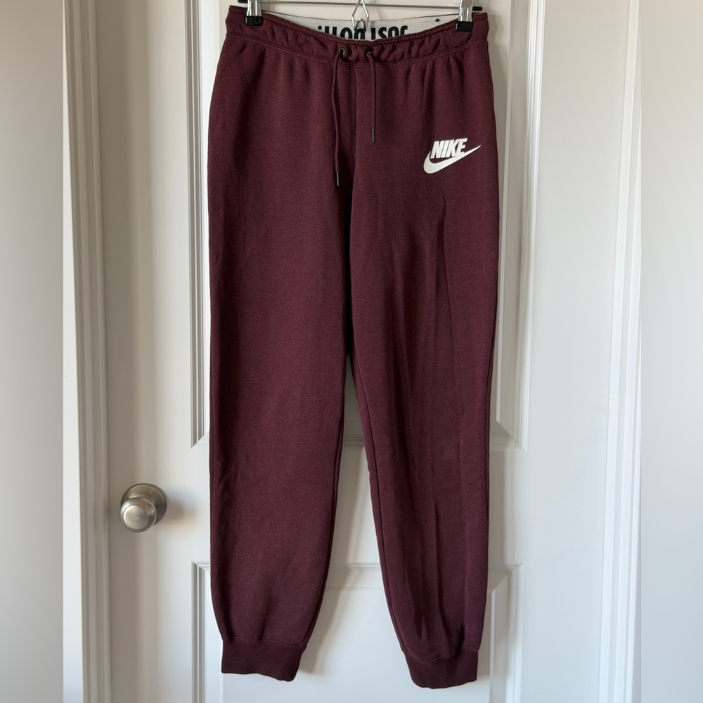 Nike Women's Sportwear Mid-Rise Burgundy Joggers Sweatpants - S